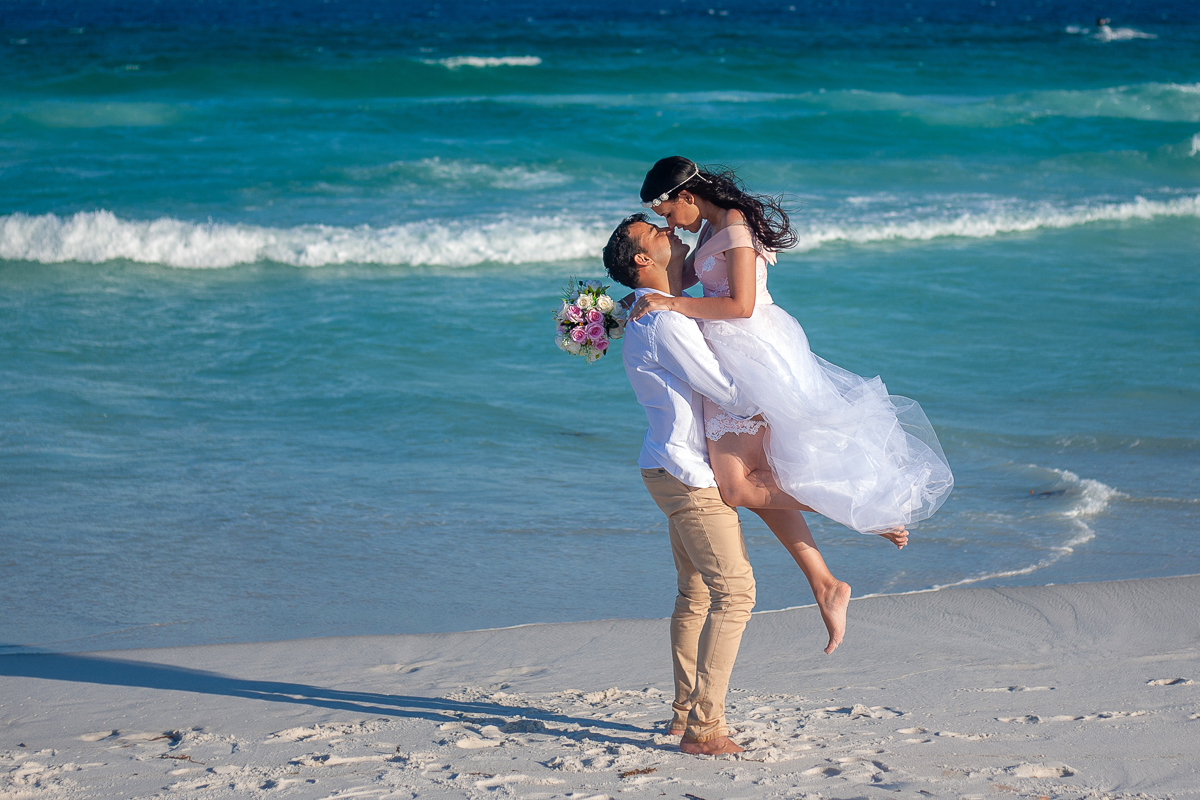 Elopement Wedding na Praia do Foguete em Cabo Frio - RJ
