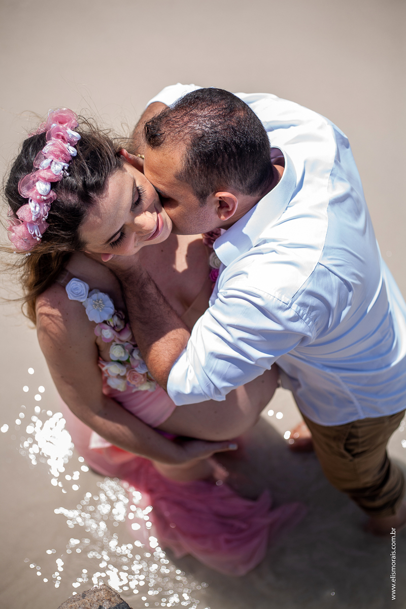 ensaio fotográfico gestante na Praia do Pontal em Arraial do Cabo - RJ