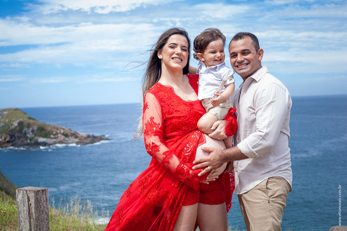 ensaio fotográfico gestante no mirante da Praia Grande em Arraial do Cabo - RJ