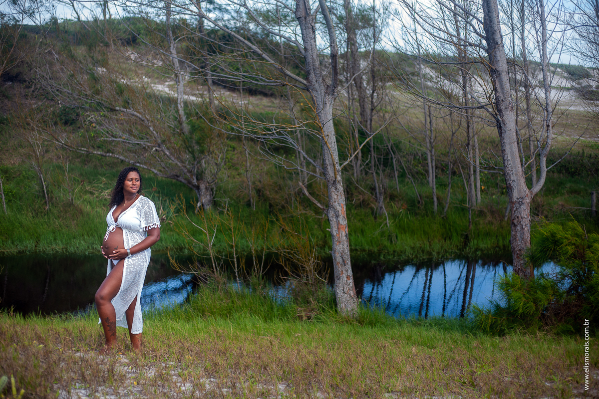 ensaio fotográfico gestante na Praia do Pontal em Arraial do Cabo - RJ