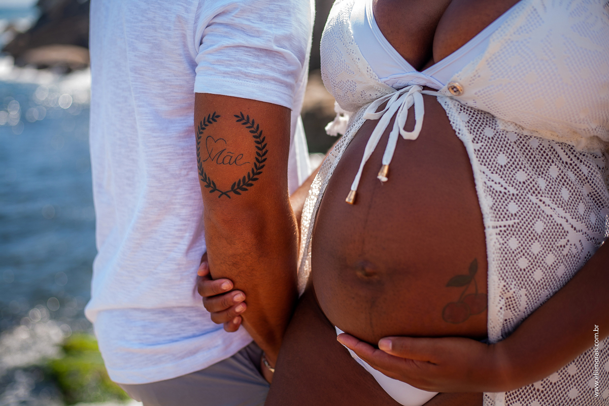 ensaio fotográfico gestante na Praia do Pontal em Arraial do Cabo - RJ