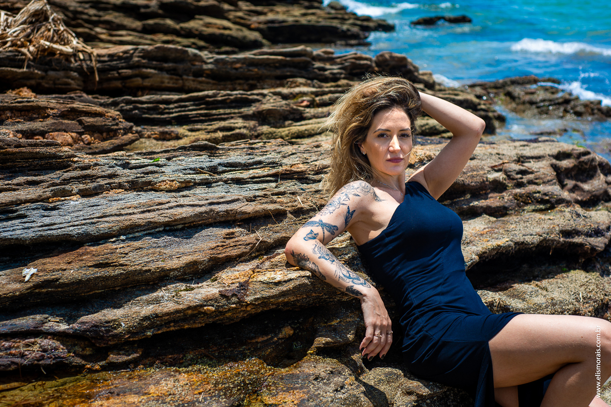 ensaio fotográfico feminino na Praia dos Amores em Búzios - RJ