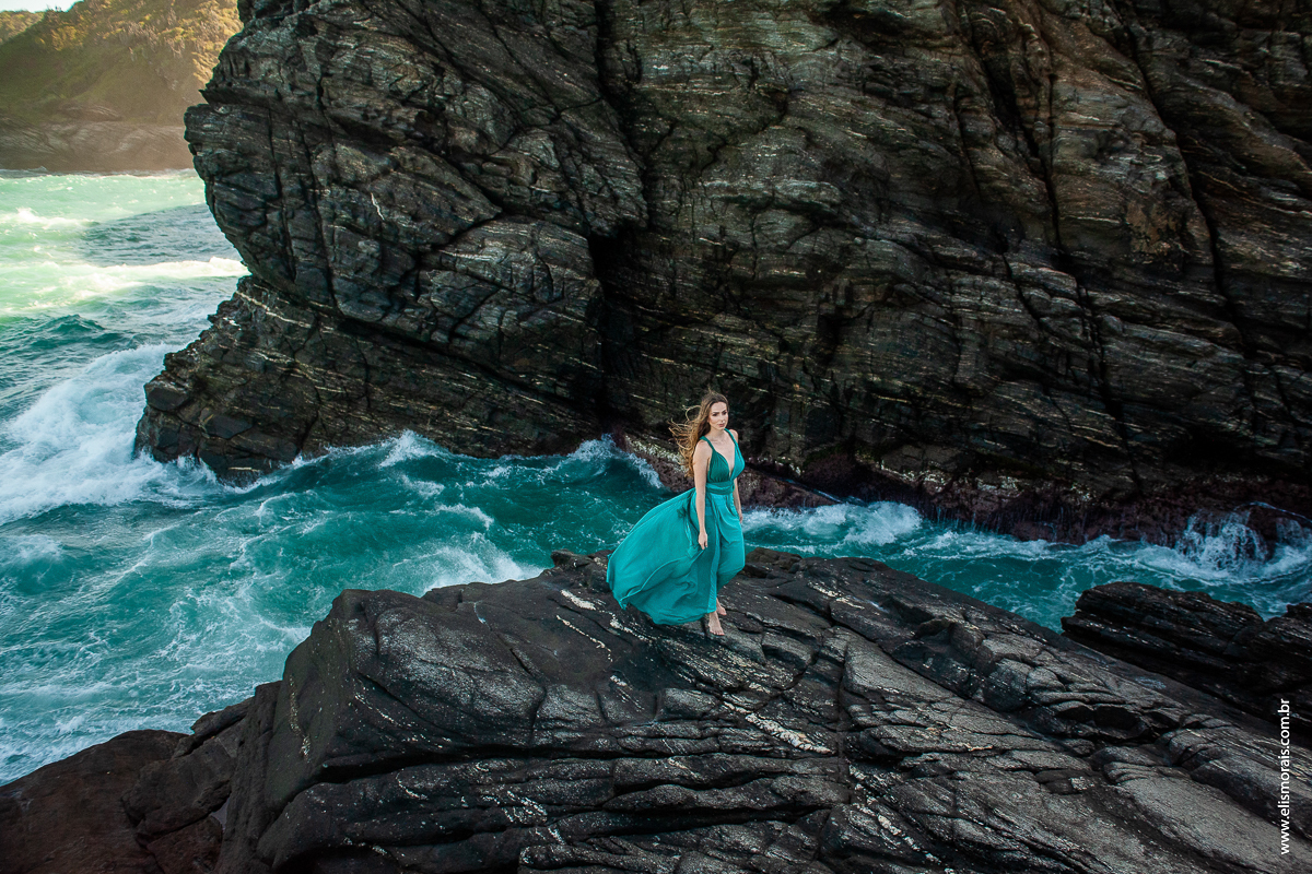 ensaio fotográfico feminino na Ponta da Lagoinha em Búzios - RJ