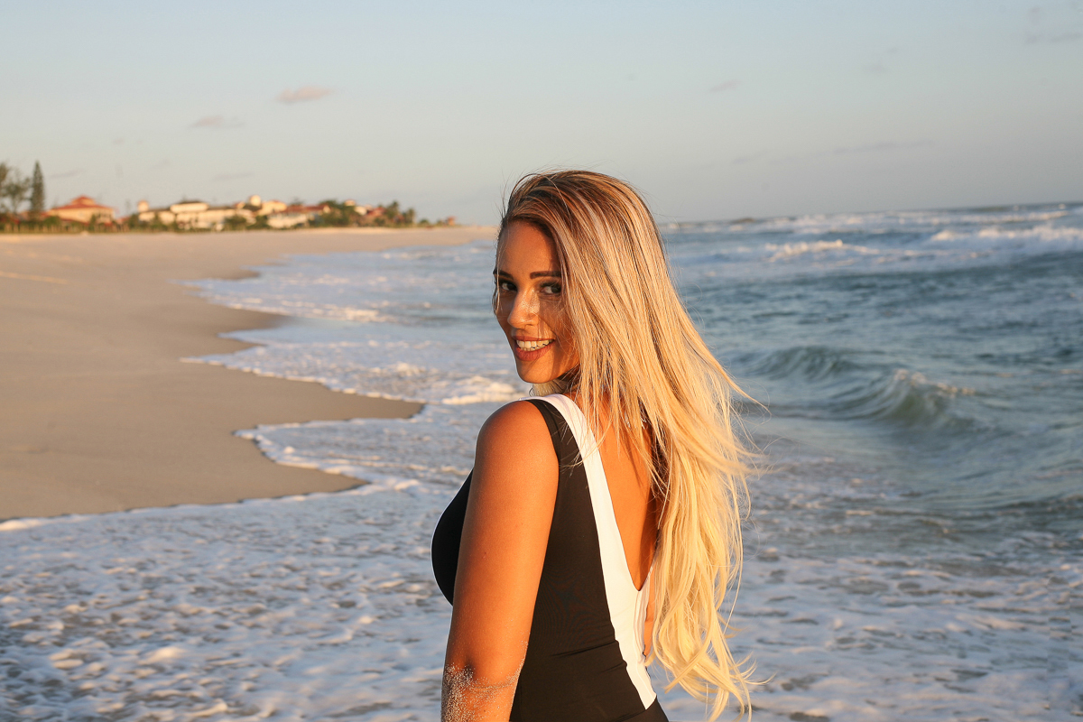 ensaio fotográfico feminino na Praia de Itauna em Saquarema - RJ