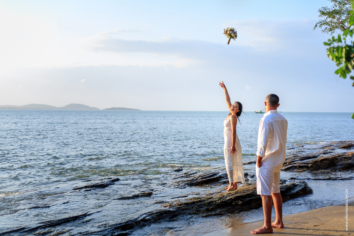 ensaio fotográfico de casal na Praia de Manguinhos em Búzios - RJ