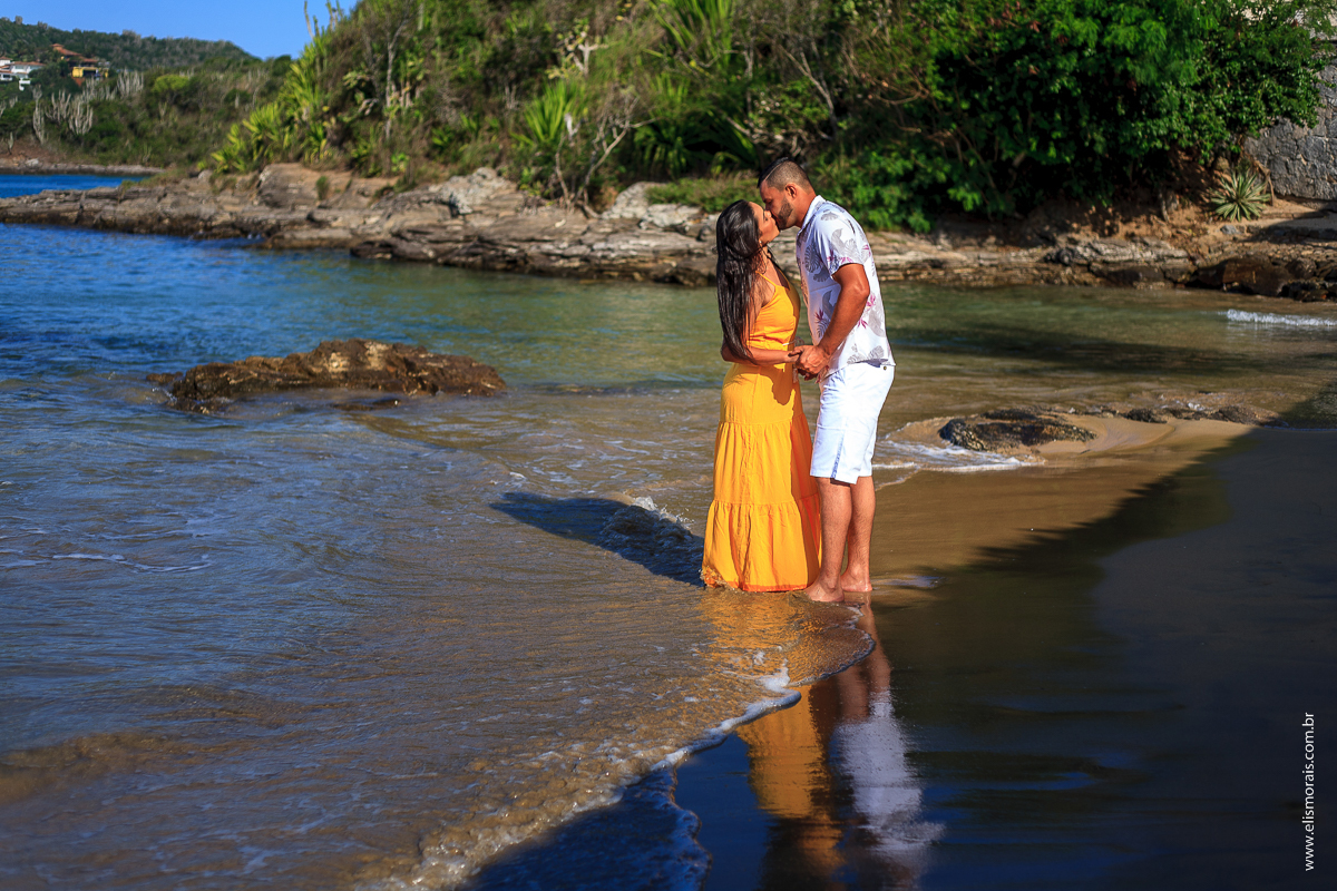 ensaio fotográfico de casal na Praia da Ferradura em Búzios - RJ