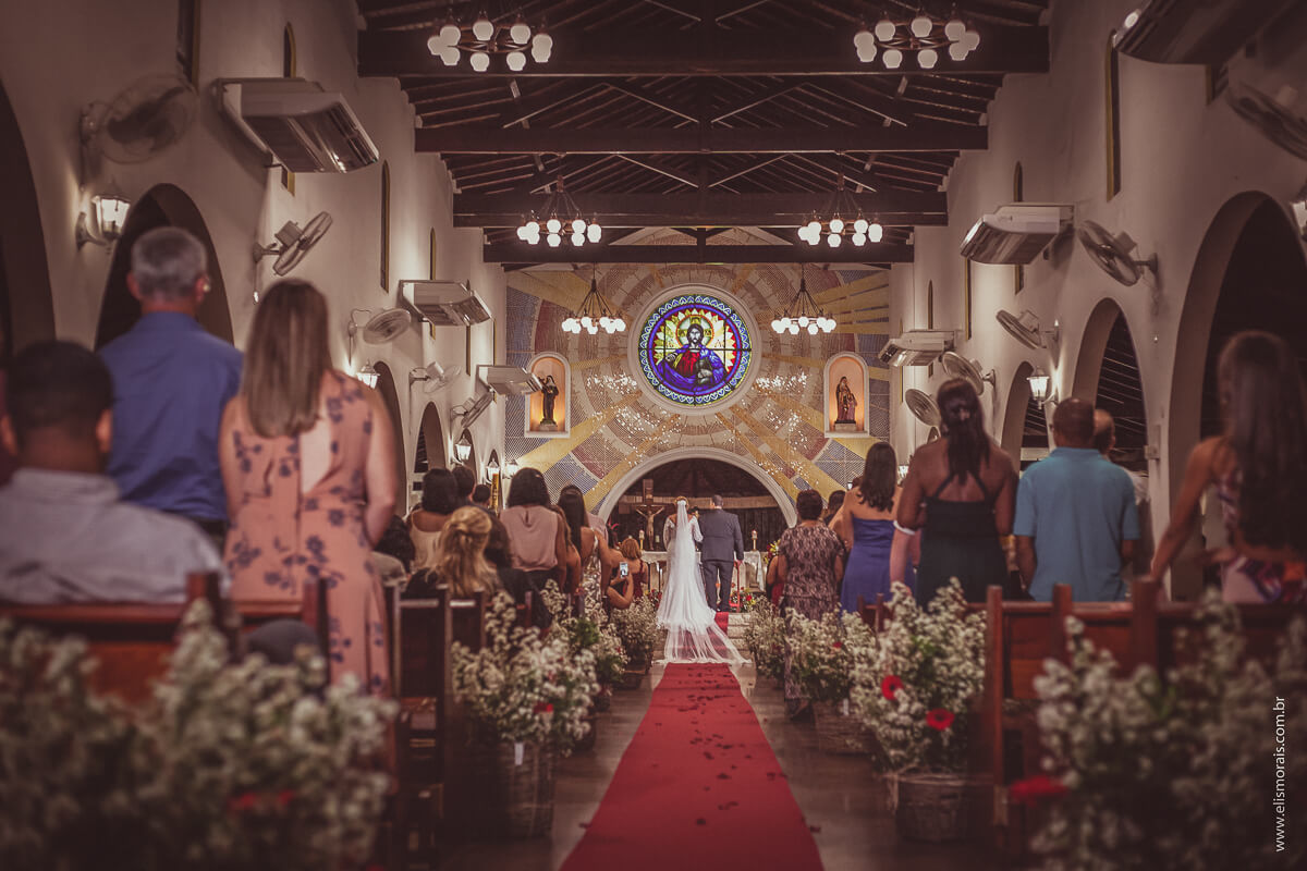 noivos no Altar , casamento na Igreja Matriz Santa Rita de Cássia em Búzios - RJ