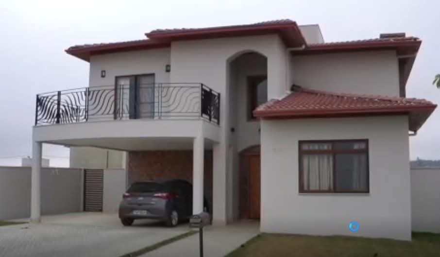 Fachada - ainda em fase de acabamento