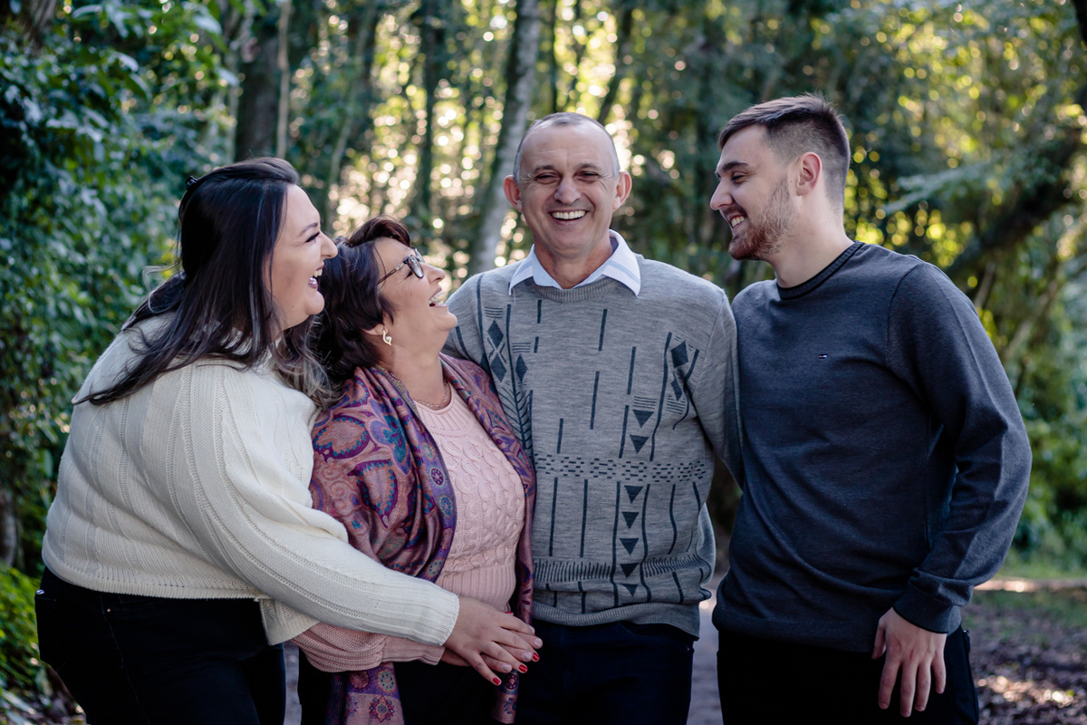 Ensaio de família - fotógrafa de família em Encantado - Vanessa Cristina Fotografia - Ensaio de casal na Lagoa da Garibaldi em Encantado