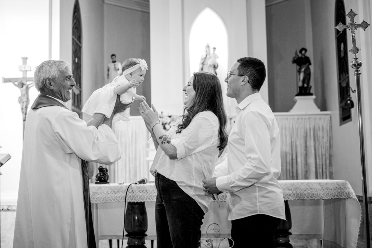 Fotografia de Batizado - Fotógrafa de batizado - batismo em Muçum - Fotógrafa de Encantado Vanessa Cristina Fotografia