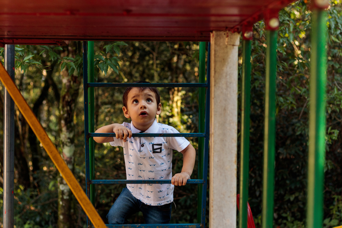 Fotografia infantil Ensaio fotográfico infantil em Doutor Ricardo na Gruta de Nossa Senhora de Lourdes com a fotógrafa Vanessa Cristina Fotografia