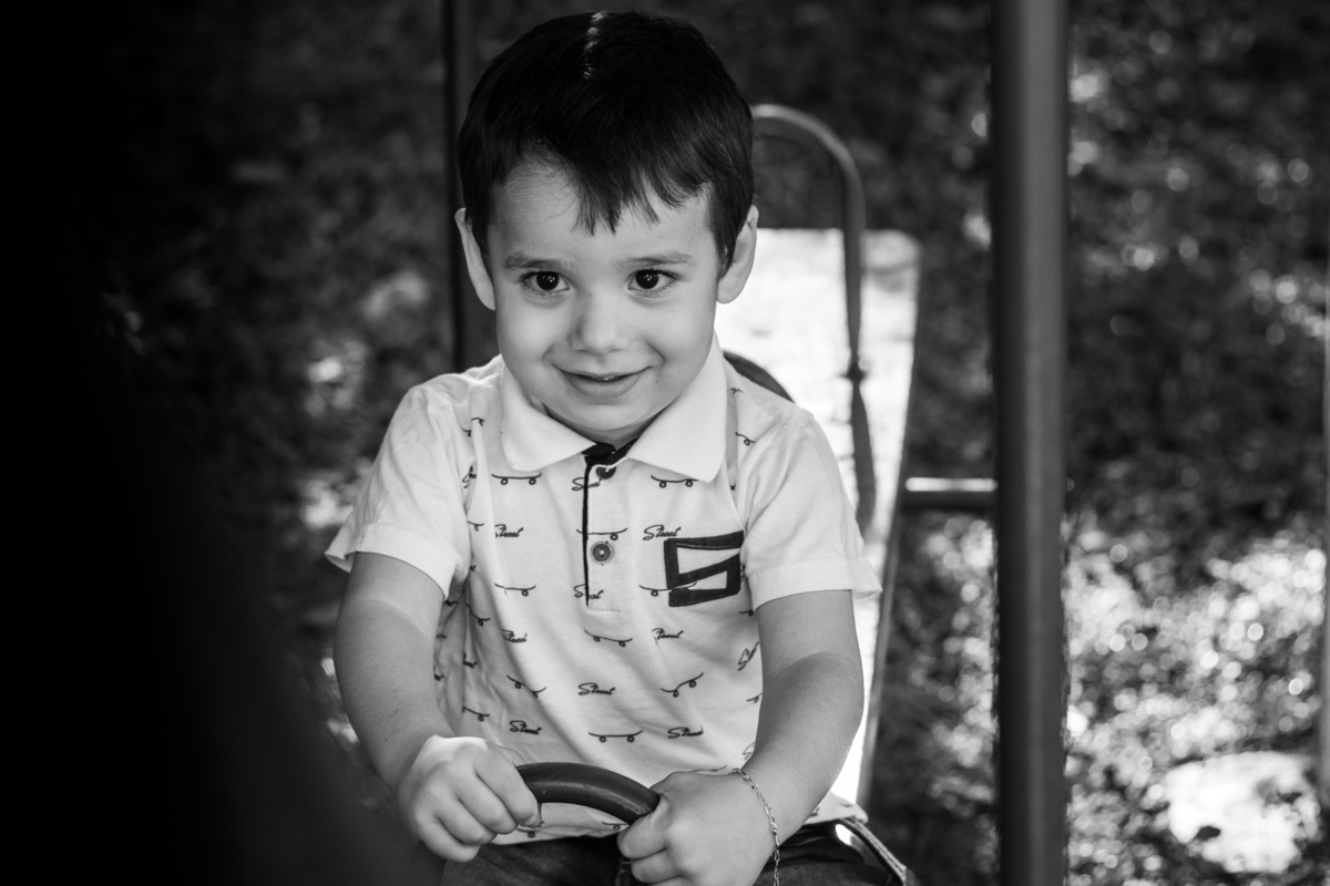 Fotografia infantil Ensaio fotográfico infantil em Doutor Ricardo na Gruta de Nossa Senhora de Lourdes com a fotógrafa Vanessa Cristina Fotografia