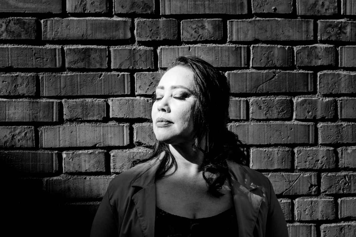 Fotografia Preto e Branco Retrato  Luz Dura da Miss Encantado RS Plus Size 2020 Maria da Graça Fotógrafa Vanessa Cristina Fotografia