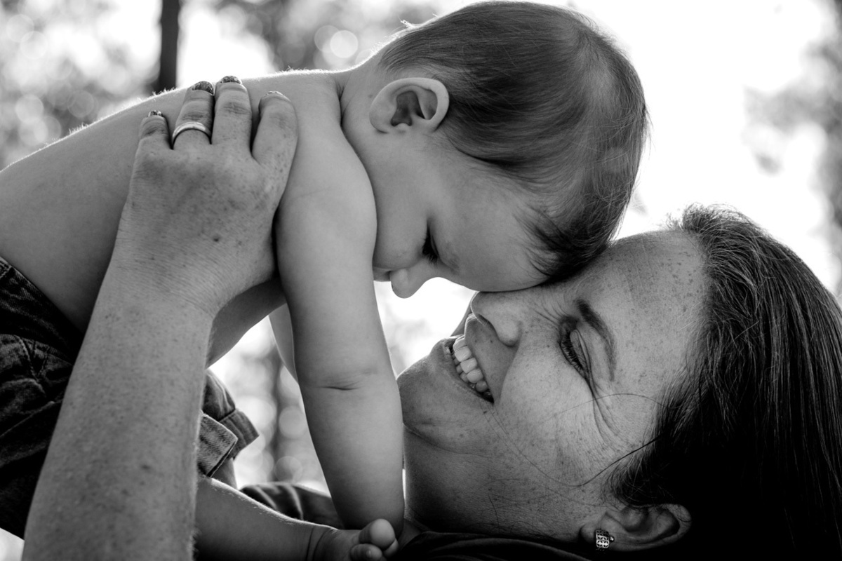 Fotografia infantil Ensaio fotográfico infantil mãe e filho na Equoterapia Abraço Forte em Encantado RS com a fotógrafa Vanessa Cristina Fotografia