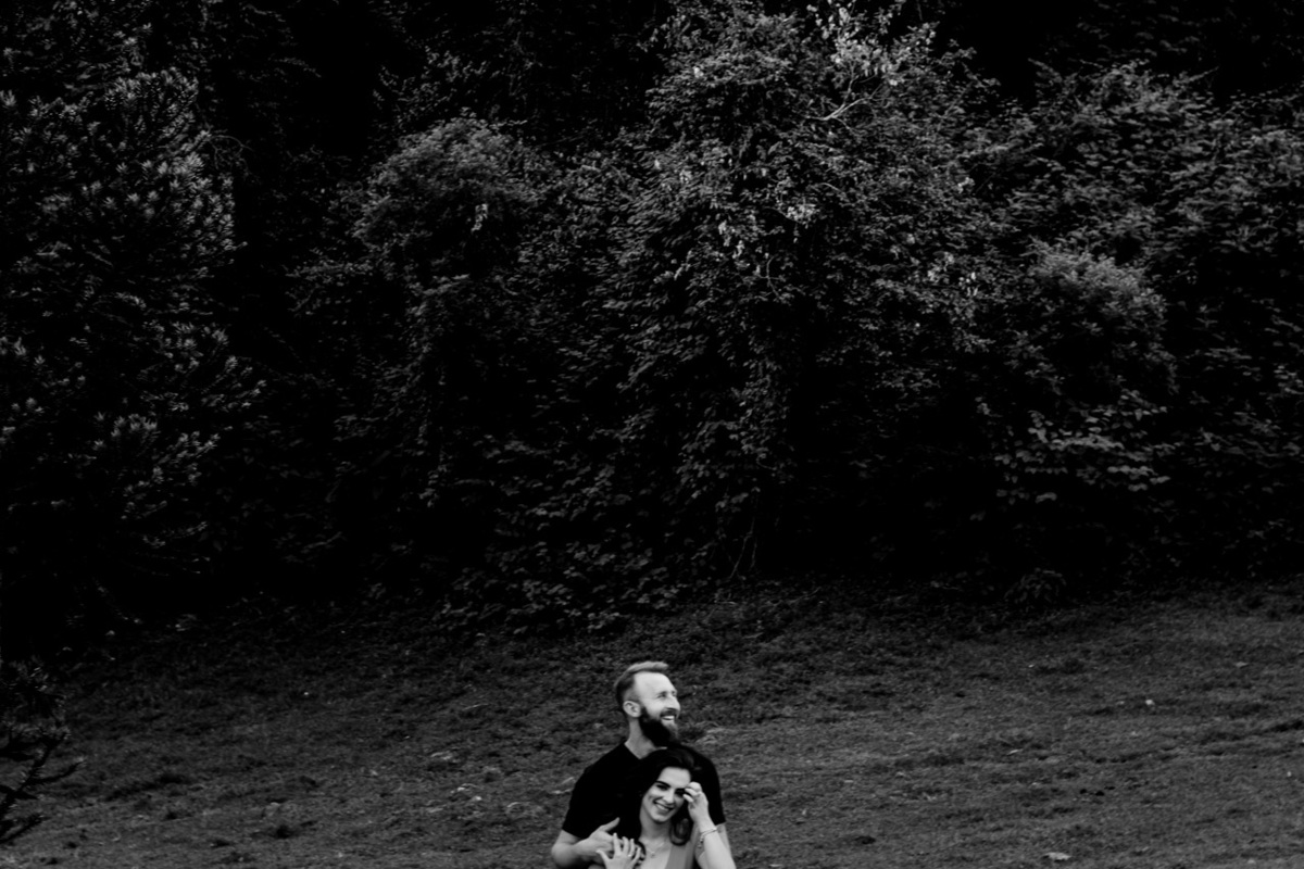 Fotografia de casal Ensaio fotográfico externo de casal no campo em Encantado RS pela fotógrafa Vanessa Cristina Fotografia