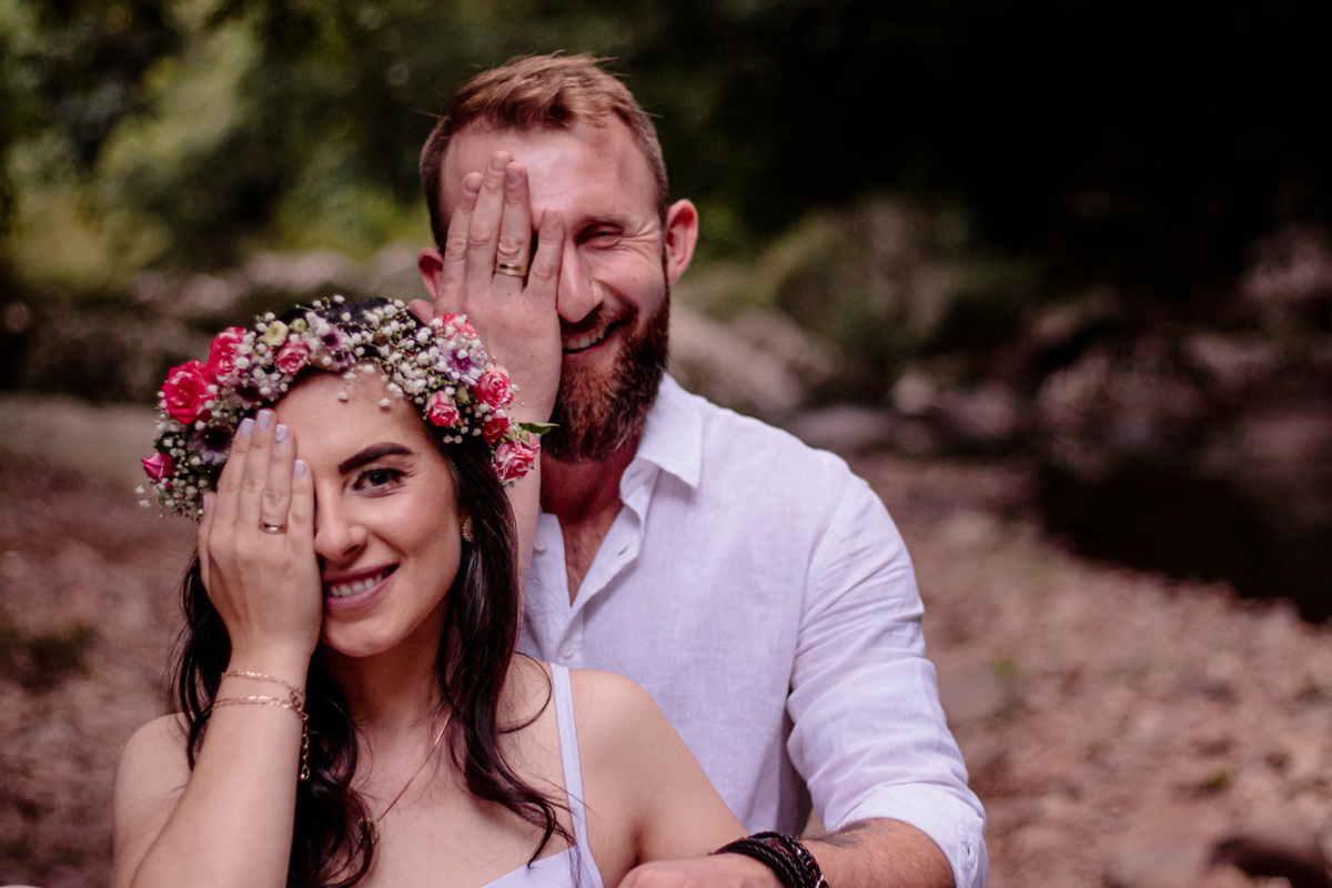 Fotografia de casal Ensaio fotográfico externo pré-wedding e noivado em Encantado RS pela fotógrafa Vanessa Cristina Fotografia