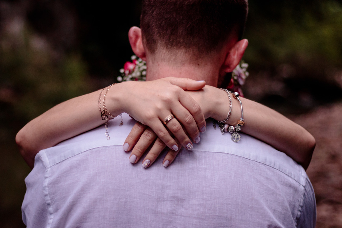 Fotografia de casal pré-wedding e noivado ensaio fotográfico externo de casal pré-wedding noivado em Encantado RS pela fotógrafa Vanessa Cristina Fotografia