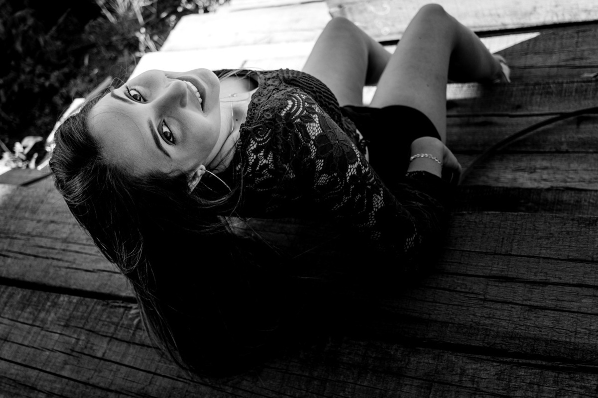 Fotografia em Roca Sales - Fotografia feminina Ensaio fotográfico na estação férrea de Roca Sales Fotógrafa em Roca Sales com a fotógrafa Vanessa Cristina Fotografia