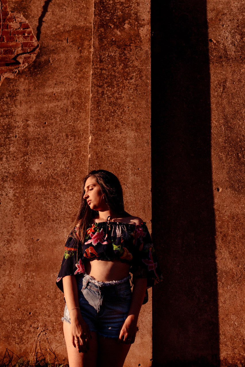 Fotografia em Roca Sales - Fotografia feminina Ensaio fotográfico na estação férrea de Roca Sales Fotógrafa em Roca Sales com a fotógrafa Vanessa Cristina Fotografia