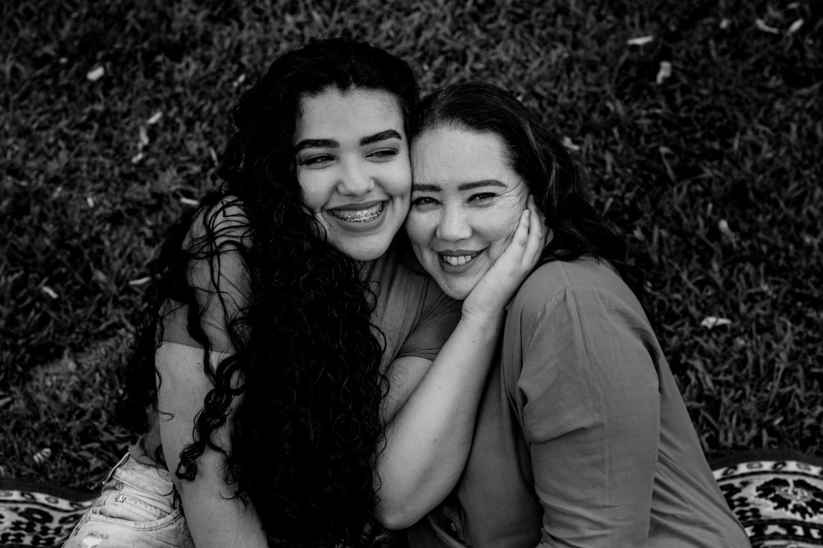 Ensaio FOtográfico de família fotografia de família mãe e filhos Dia das Mães na Floricultura Paraíso das Flores em Encantado com Vanessa Cristina Fotografia