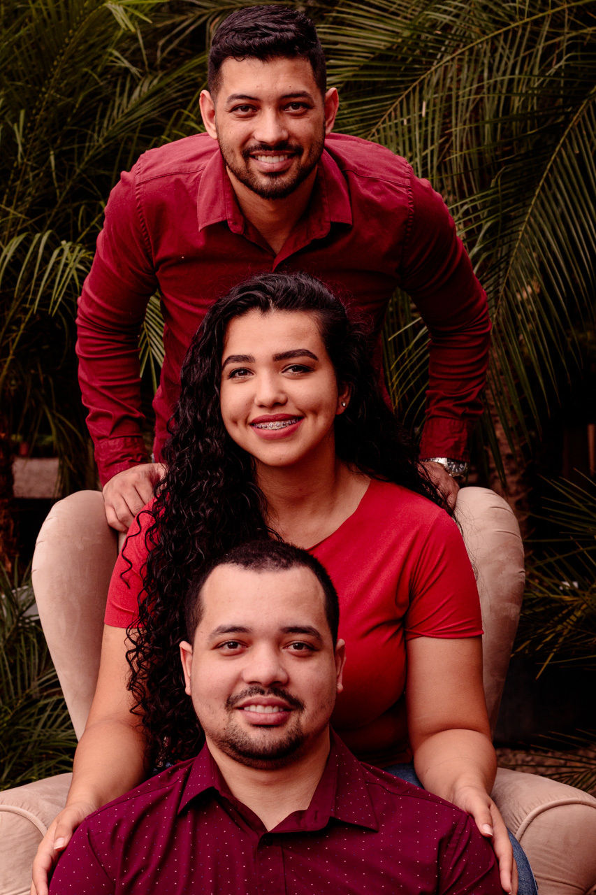 Ensaio Fotográfico de família fotografia de família mãe e filhos Dia das Mães na Floricultura Paraíso das Flores em Encantado com Vanessa Cristina Fotografia
