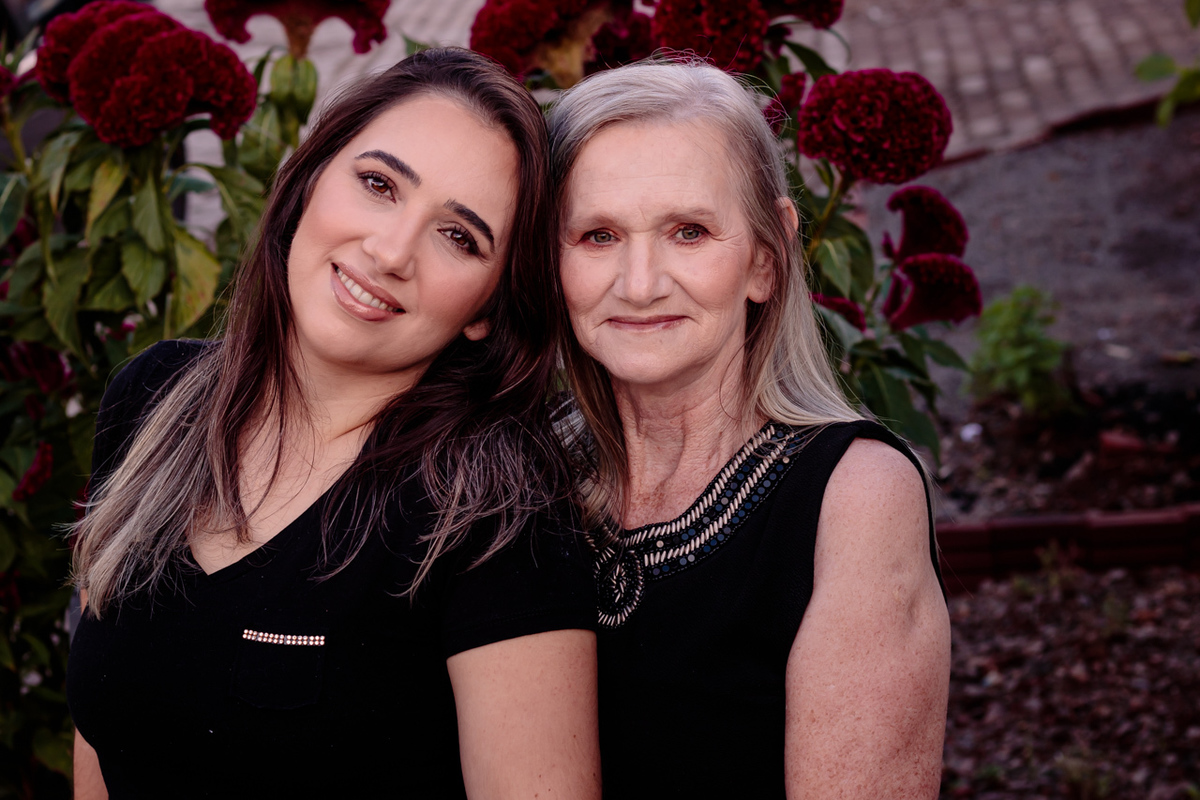 Ensaio Fotográfico de família fotografia de família em casa mãe e filhos Dia das Mães em Relvado com Vanessa Cristina Fotografia