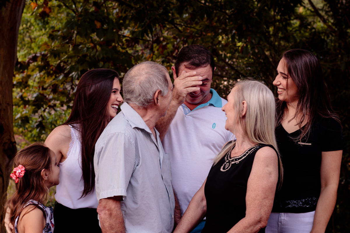 Ensaio Fotográfico de família fotografia de família em casa mãe e filhos Dia das Mães em Relvado com Vanessa Cristina Fotografia