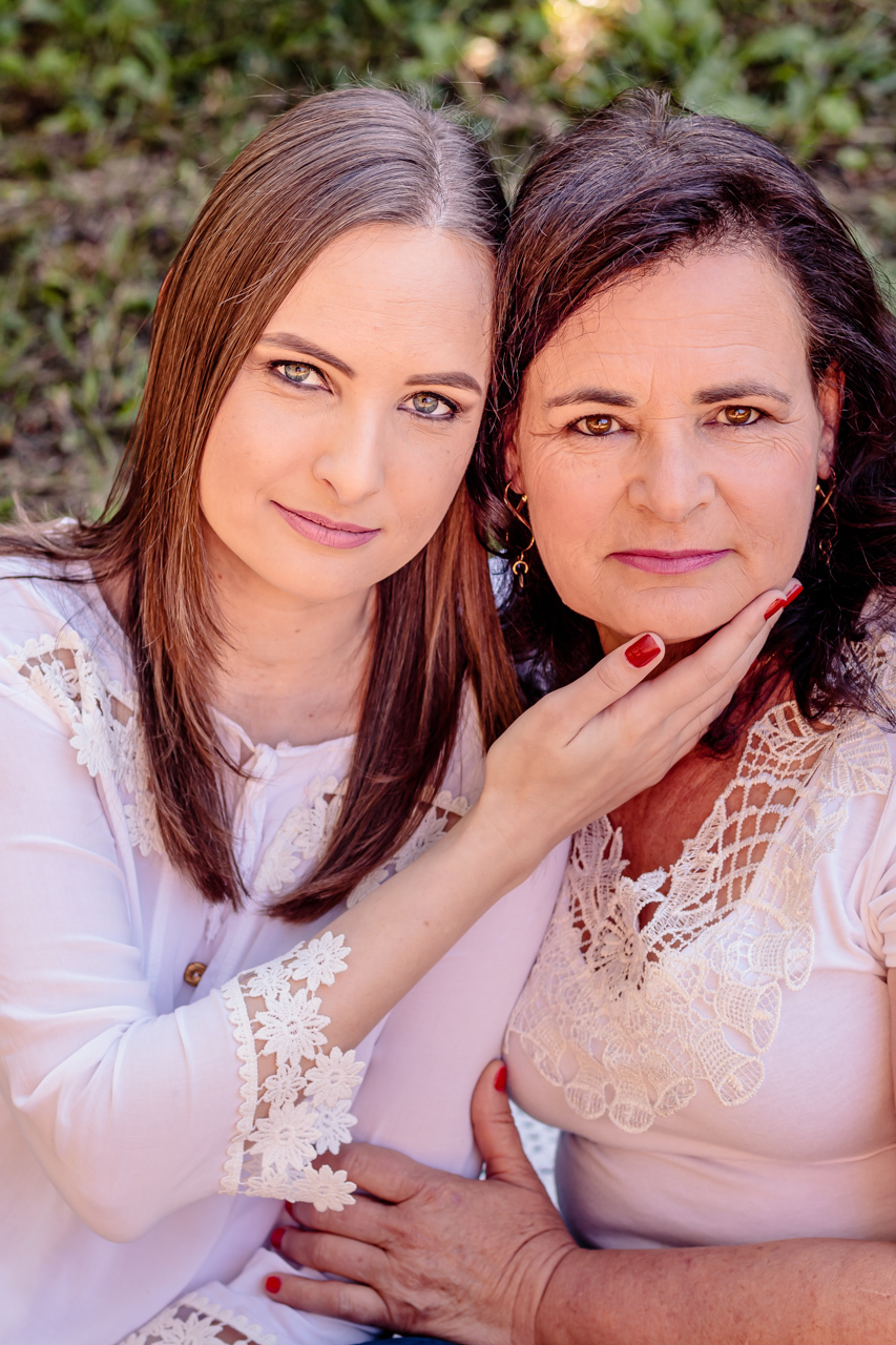 Ensaio fotográfico mãe e filhos fotografia de família com a fotógrafa de família Vanessa Cristina Fotografia de Encantado em Travesseiro Vale do Taquari