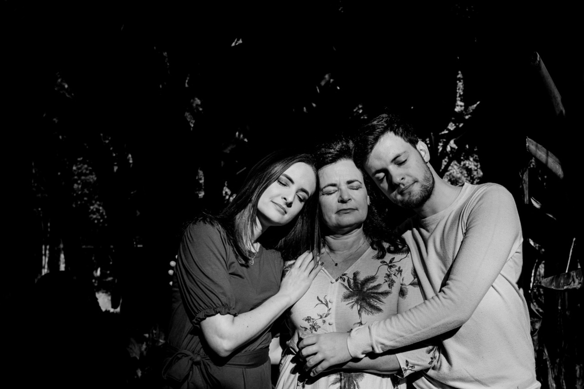 Ensaio fotográfico mãe e filhos fotografia de família com a fotógrafa de família Vanessa Cristina Fotografia de Encantado em Travesseiro Vale do Taquari