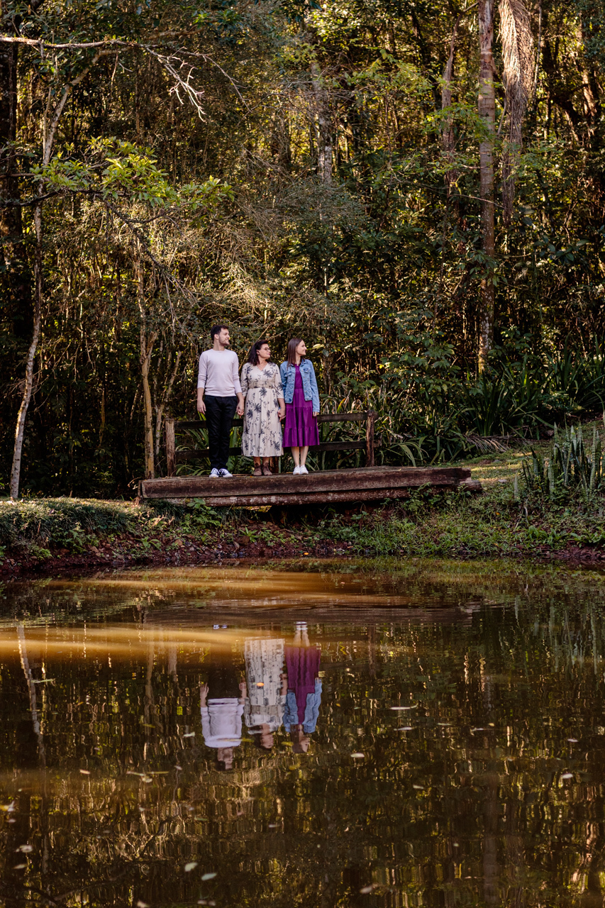 Ensaio fotográfico mãe e filhos fotografia de família com a fotógrafa de família Vanessa Cristina Fotografia de Encantado em Travesseiro Vale do Taquari