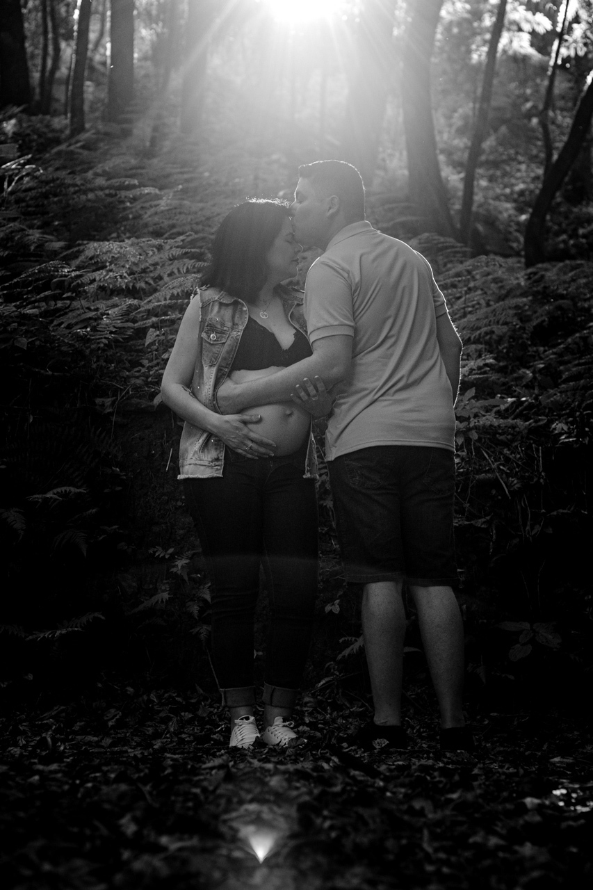 Foto de gestante ao ar livre- Ensaio fotográfico de gestante - Fotografia de gestante em Capitão - Vanessa Cristina Fotografia - Fotógrafa de gestante em Encantado