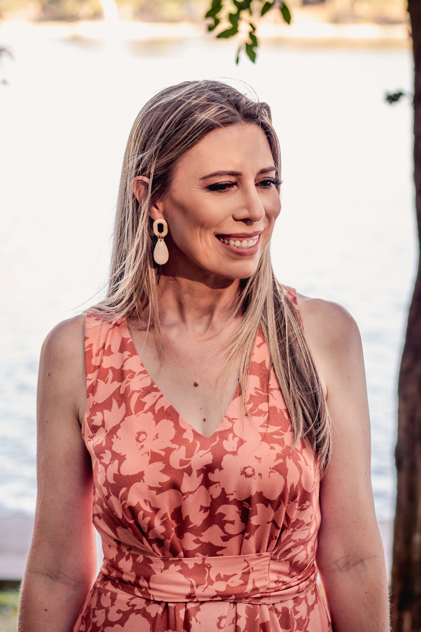Ensaio fotográfico feminino - fotografia feminina - ensaio pessoal com a fotógrafa Vanessa Cristina Fotografia em Encantado RS na Lagoa da Garibaldi 