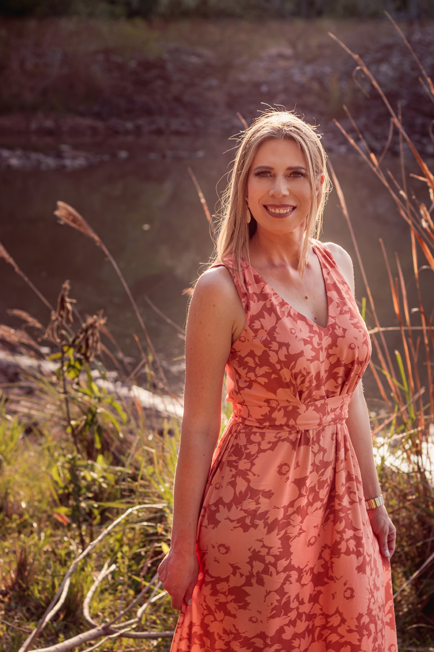 Ensaio fotográfico feminino - fotografia feminina - ensaio pessoal com a fotógrafa Vanessa Cristina Fotografia em Encantado RS na Lagoa da Garibaldi 