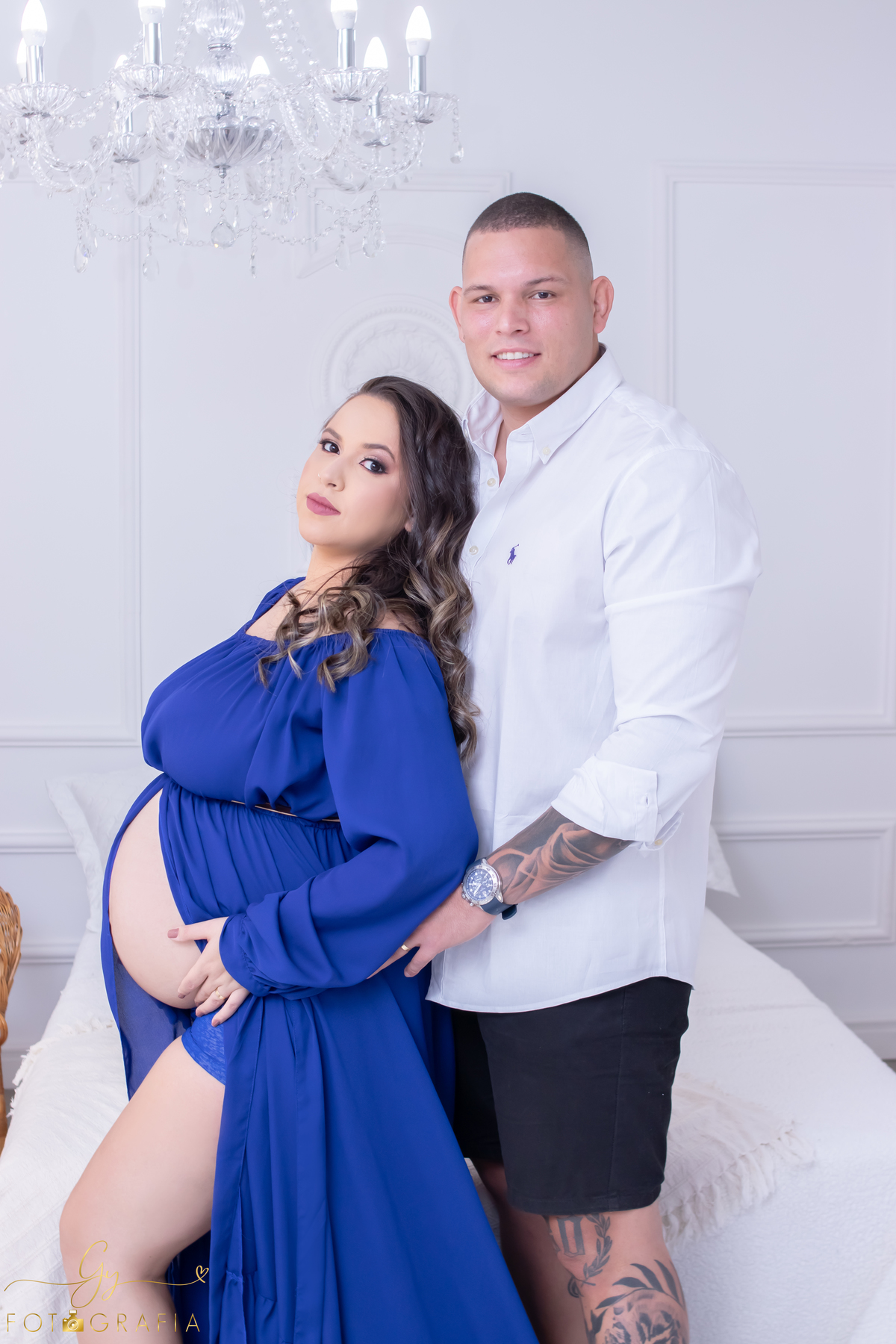 Ensaio de gestante em estúdio. Fotógrafo em londrina especializado em ensaios de gestantes. Momento registrado pela fotógrafa Giscellayne | Gy fotografia