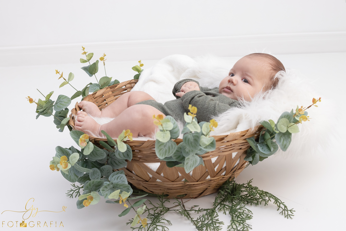 Luca 6 meses. Fotografo em londrina. Acompanhamento do bebe clean. Momento registrado pela fotografa Giscellayne - Gy Fotografia.