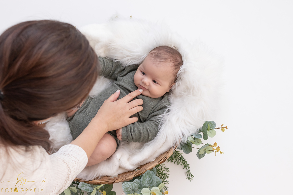 Luca 6 meses. Fotografo em londrina. Acompanhamento do bebe clean. Momento registrado pela fotografa Giscellayne - Gy Fotografia.