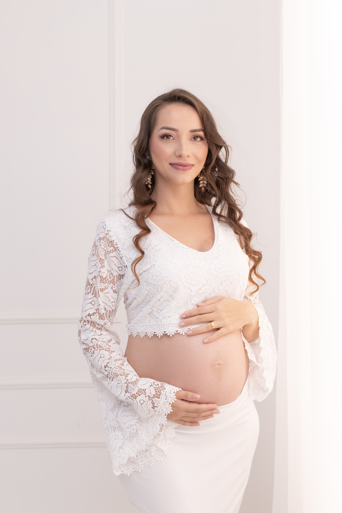 Ensaio da gestante Luana no estúdio. Fotografo em londrina especializado em ensaios de gestantes. Momento registrado pela fotografa Giscellayne - Gy Fotografia.