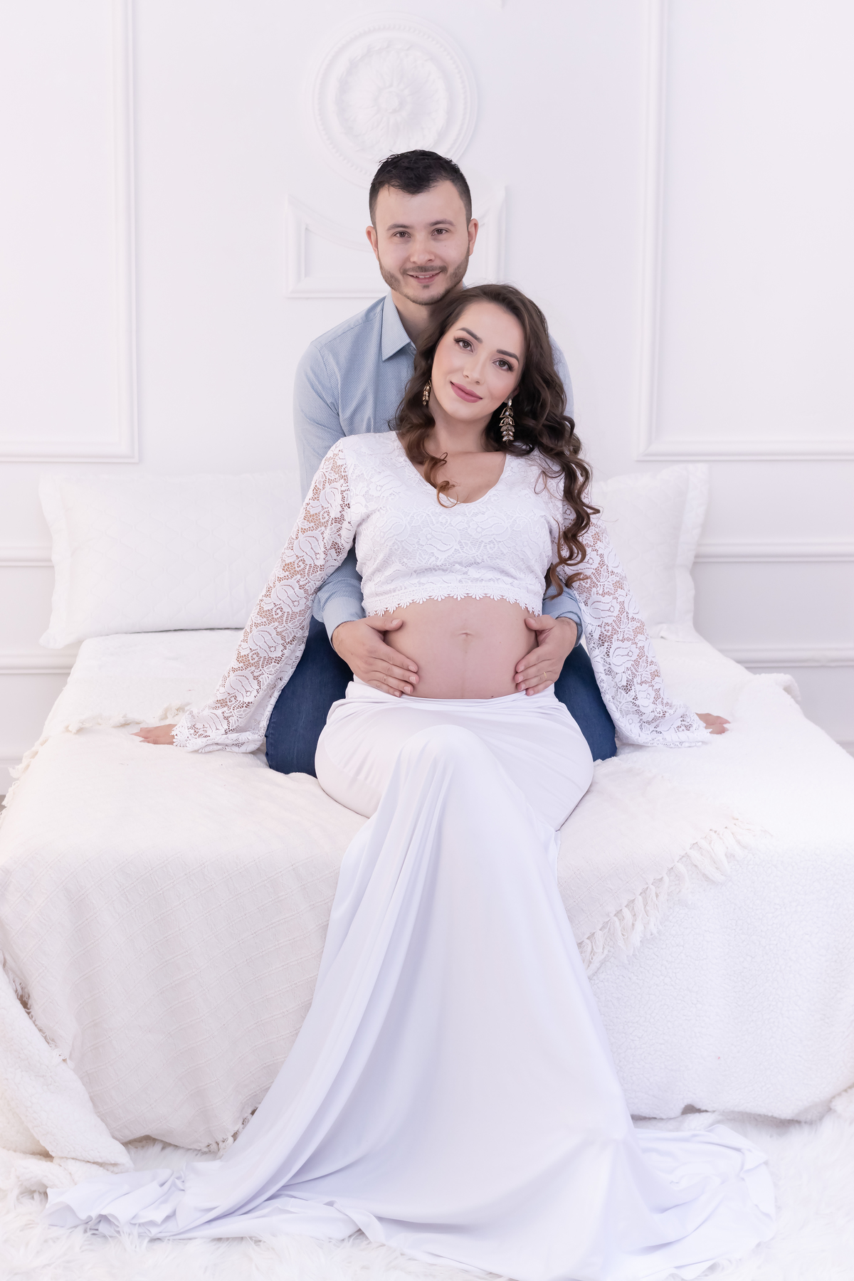 Ensaio da gestante Luana no estúdio. Fotografo em londrina especializado em ensaios de gestantes. Momento registrado pela fotografa Giscellayne - Gy Fotografia.