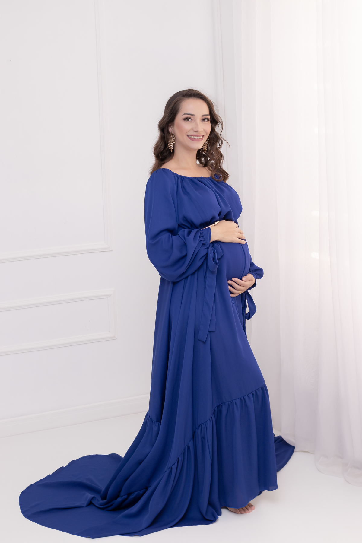 Ensaio da gestante Luana no estúdio. Fotografo em londrina especializado em ensaios de gestantes. Momento registrado pela fotografa Giscellayne - Gy Fotografia.