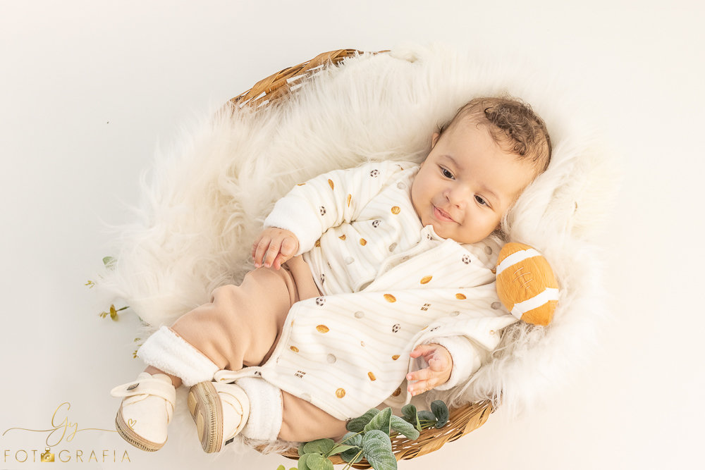 Ensaio de bebê. Foto para catálogo. Fotógrafo em Londrina especializado em ensaios de bebês e crianças!
Momento registrado pela fotógrafa Giscellayne | Gy fotografia 