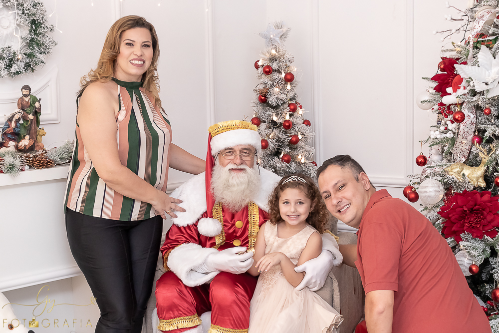 Ensaio de natal em londrina com Papai Noel. fotografo em londrina especializado em ensaios de bebes, crianças e família! 
Momento registrado pela fotografa Giscellayne - Gy Fotografia.