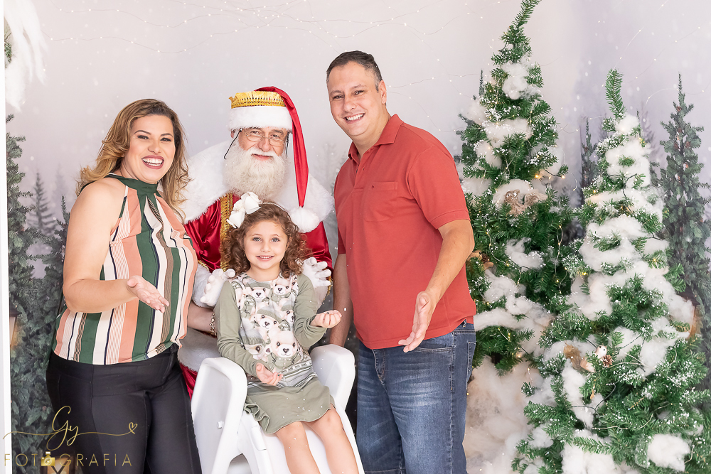 Ensaio de natal em londrina com Papai Noel. fotografo em londrina especializado em ensaios de bebes, crianças e família! 
Momento registrado pela fotografa Giscellayne - Gy Fotografia.