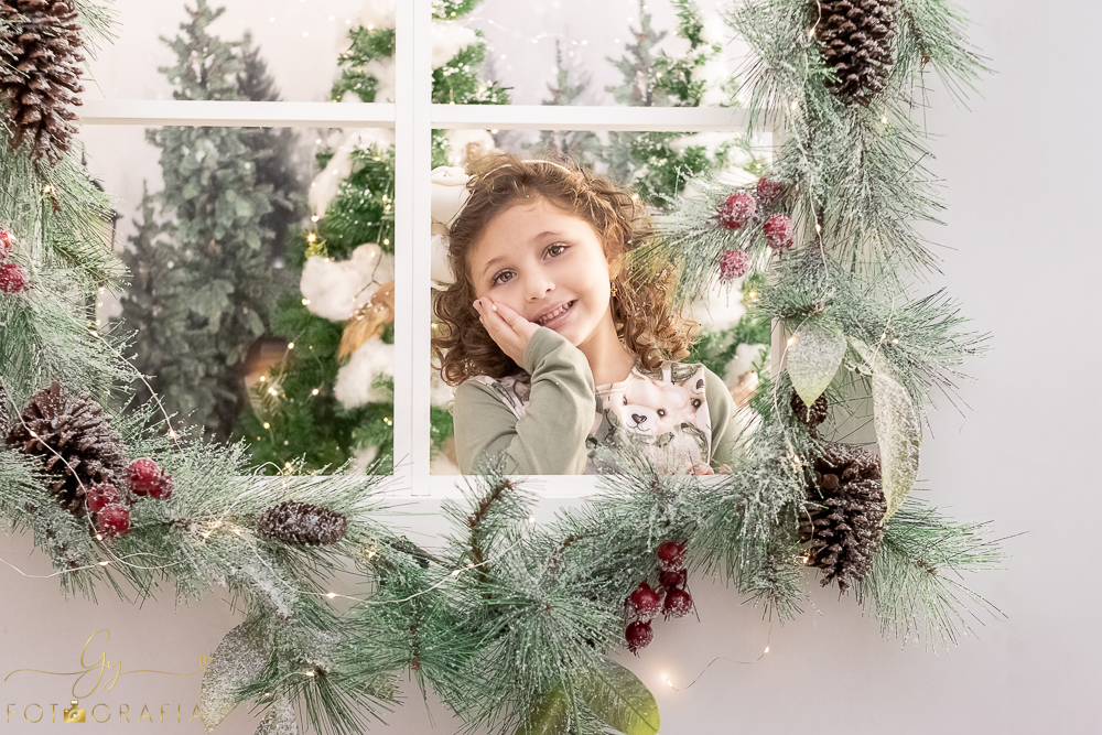 Ensaio de natal em londrina com Papai Noel. fotografo em londrina especializado em ensaios de bebes, crianças e família! 
Momento registrado pela fotografa Giscellayne - Gy Fotografia.