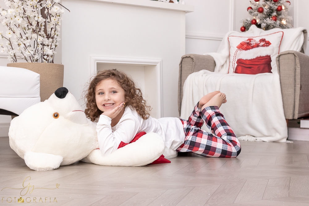 Ensaio de natal em londrina com Papai Noel. fotografo em londrina especializado em ensaios de bebes, crianças e família! 
Momento registrado pela fotografa Giscellayne - Gy Fotografia.