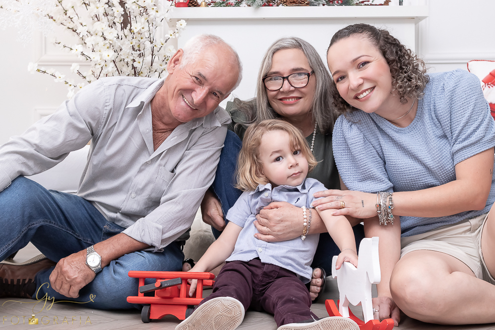 Ensaio de natal em Londrina. Fotógrafo em londrina especializado em ensaios de bebês e crianças. Momento registrado pela fotógrafa Giscellayne | Gy fotografia 