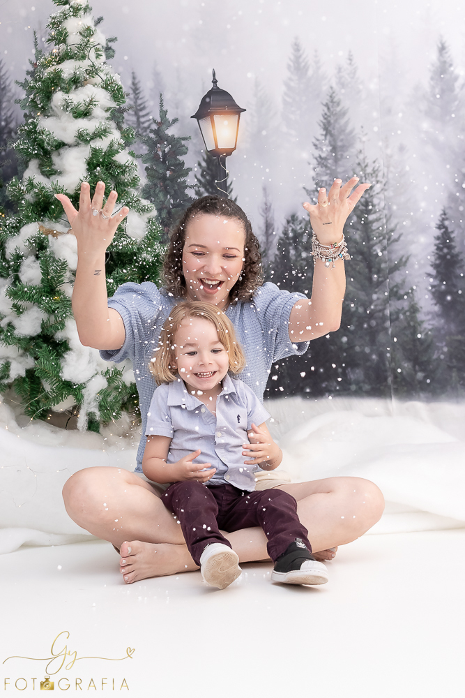 Ensaio de natal em Londrina. Fotógrafo em londrina especializado em ensaios de bebês e crianças. Momento registrado pela fotógrafa Giscellayne | Gy fotografia 