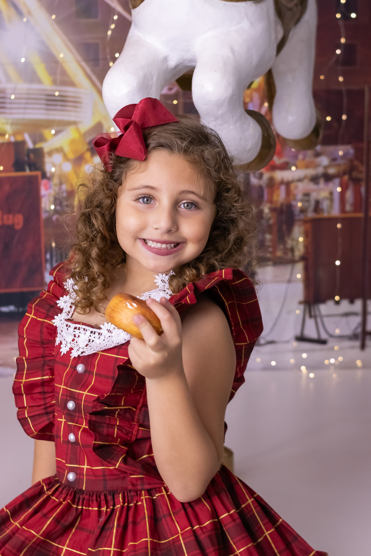 Mini ensaio especial de natal. momento registrado pela fotografa Giscellayne - Gy Fotografia. Fotografo especialista em ensaios de bebes e crianças. ensaio para toda a família de todas as idades