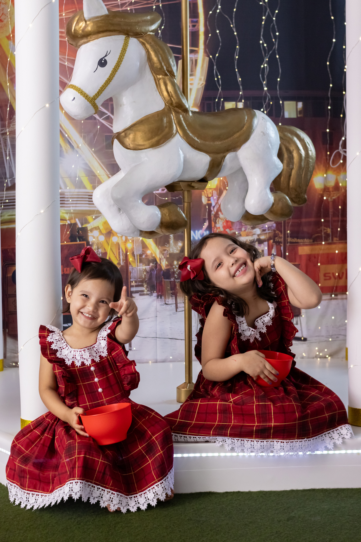 Mini ensaio especial de natal. momento registrado pela fotografa Giscellayne - Gy Fotografia. Fotografo especialista em ensaios de bebes e crianças. ensaio para toda a família de todas as idades