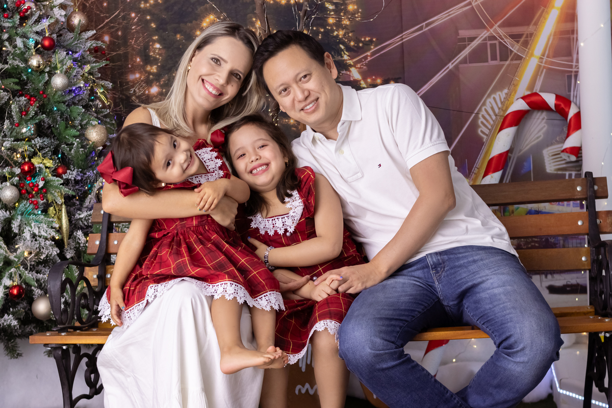 Mini ensaio especial de natal. momento registrado pela fotografa Giscellayne - Gy Fotografia. Fotografo especialista em ensaios de bebes e crianças. ensaio para toda a família de todas as idades
