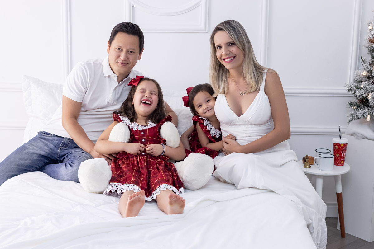 Mini ensaio especial de natal. momento registrado pela fotografa Giscellayne - Gy Fotografia. Fotografo especialista em ensaios de bebes e crianças. ensaio para toda a família de todas as idades